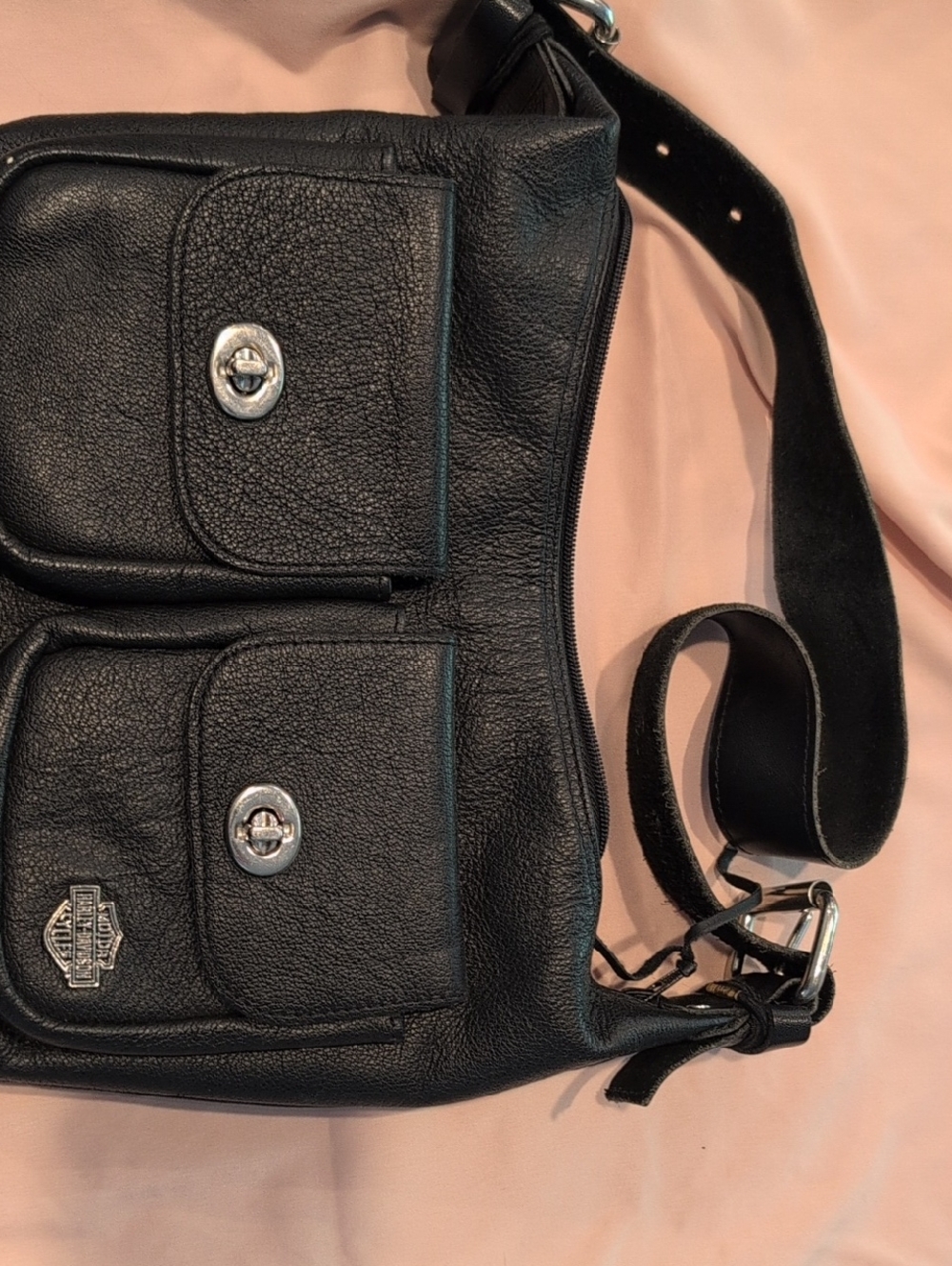 Harley-Davidson Black Leather Bag with Dual Front Pockets